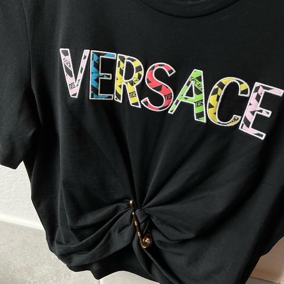 Versace Graphic Print Crew Neck Crop black Top size large - Picture 2 of 7